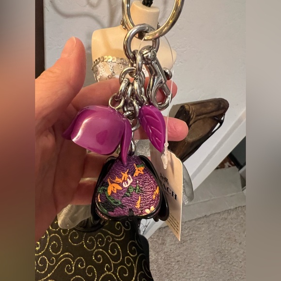 Coach Purple & Black Leather & Resin Tea Rose Flower Bag Charm Key Ring - Picture 1 of 4